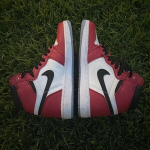 Boys size 7 Nike Air Jordan 1 High OG shoes Spider-Man